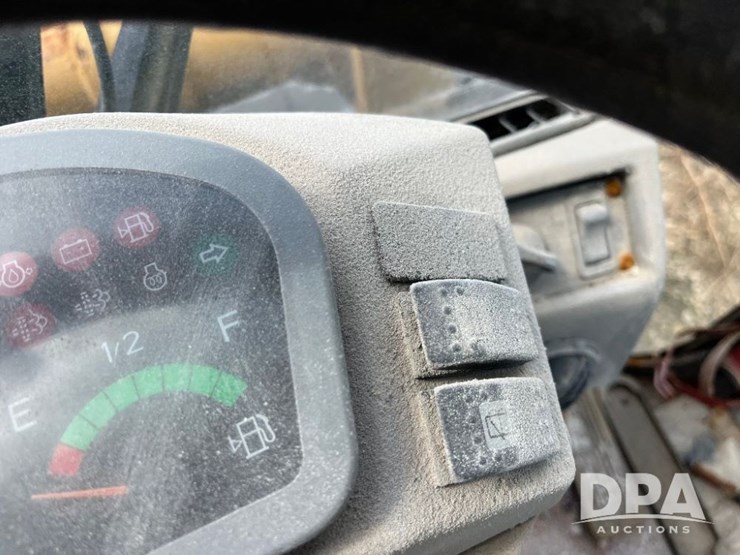 2015-caterpillar-903c-image-43