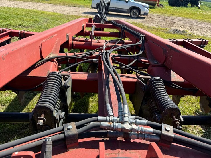 case-ih-730b-ecolo-tiger-disk-ripper,-rear-leveler,-30”-spacing,-2-bearings-are-out-but-2-good-used-image-35