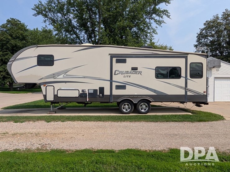2015-crusader-lite-camper-(pz13846)-image-1