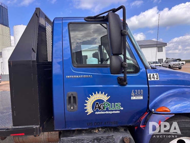 2006-international-durastar-4300-image-38