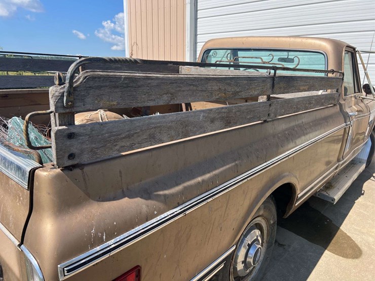1969-chevy-c20-custom-camper-image-78
