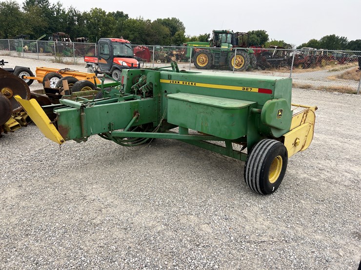 john-deere-327-image-4