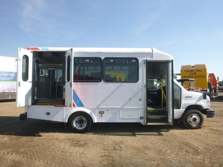 2018-ford-e450-image-6