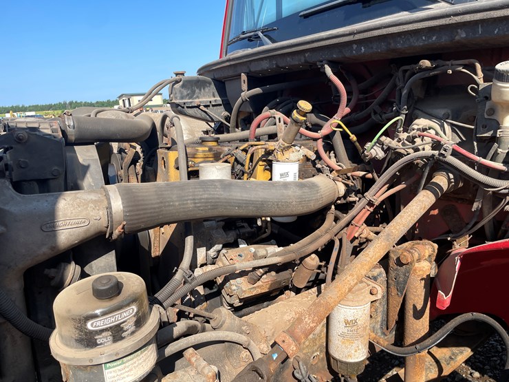 #2113-•-2003-freightliner-f170-cab-and-chassis-(has-mn-title)-image-13