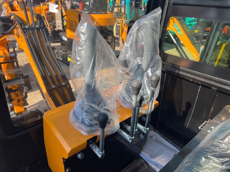 unused-future-ft13cj-excavator-image-15