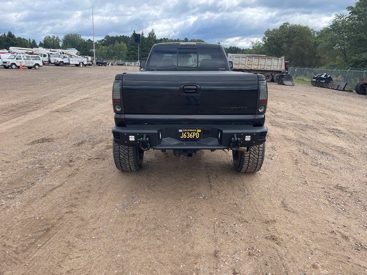 2003-chevrolet-silverado-2500-image-4