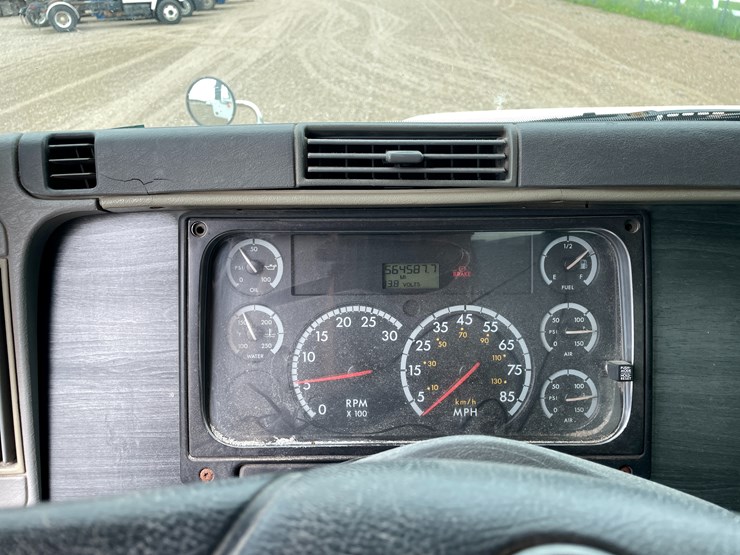 #2100-•-2006-freightliner-grain-truck-(has-mn-title)-image-28