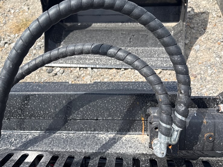 #230-•-#26326-•-unused-giyi-mini-skid-steer-mixing-bucket-jbd250792-image-8