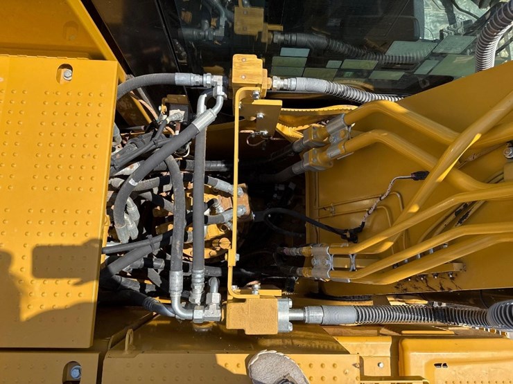 2018-caterpillar-318fl-image-19