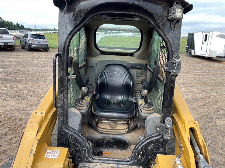 2014-caterpillar-262d-image-29