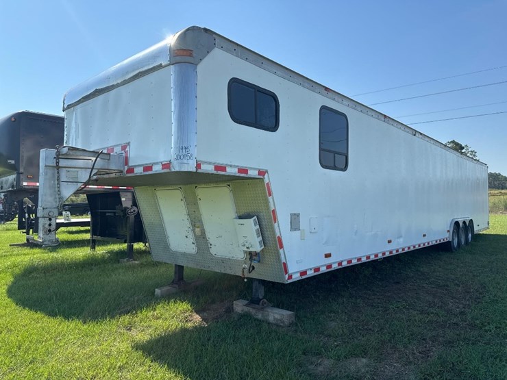 1995-pace-american-8'-x-48'-gooseneck-bunkhouse-tl-image-3