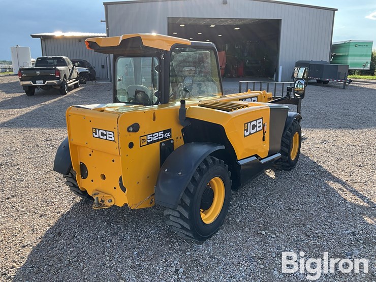 2017-jcb-525-60-image-5