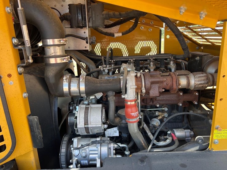 2023-smith-challenger-scm-400-sweeper-image-21