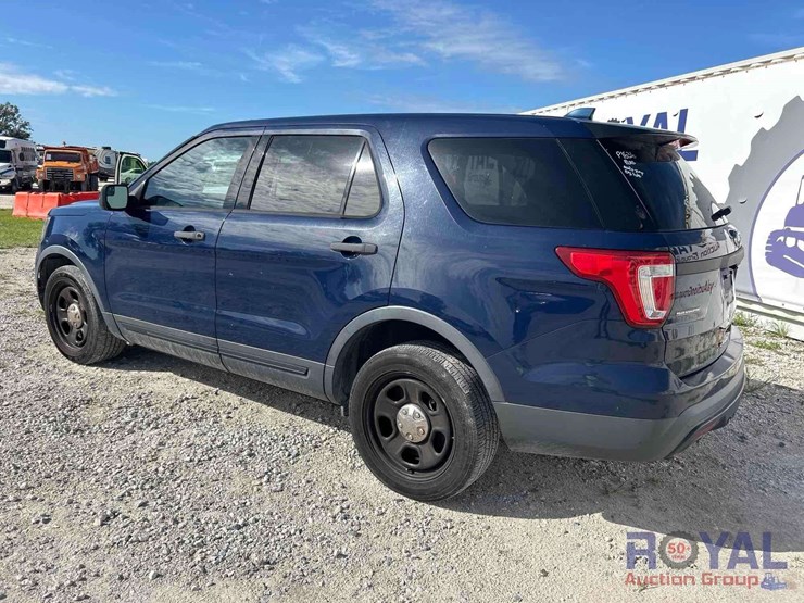 2016-ford-explorer-image-4