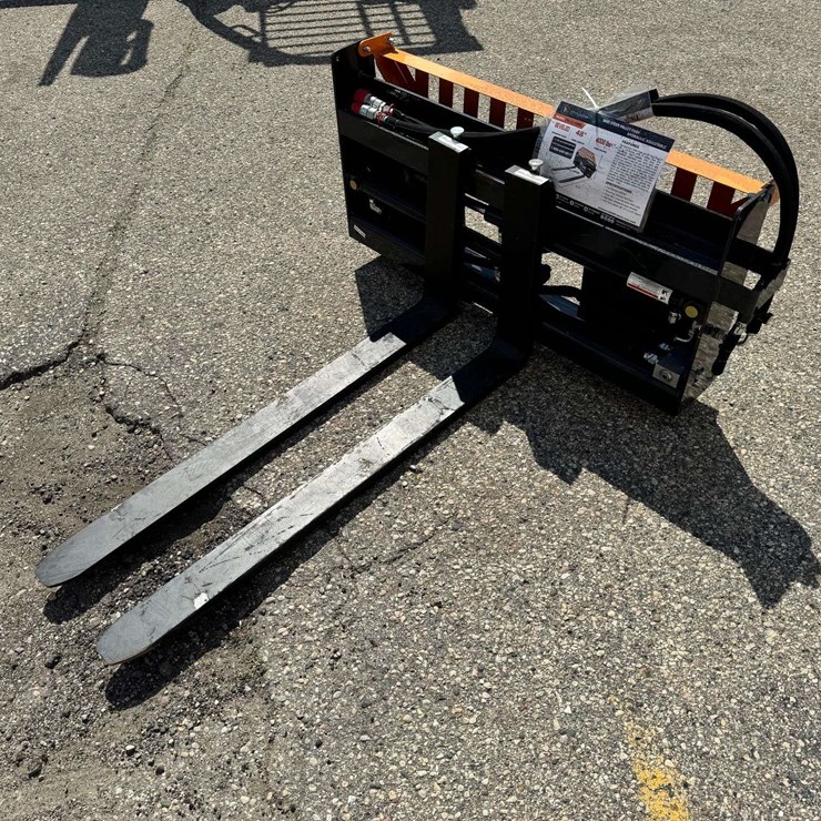 Wolverine PFA-11-3300G Hydraulic Adjustable Skid Steer Pallet Forks