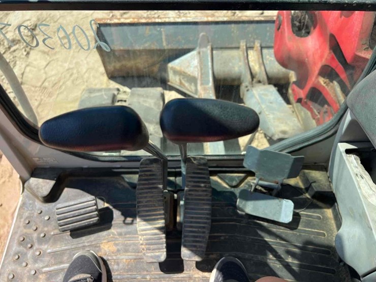 2019-takeuchi-tb290-image-27