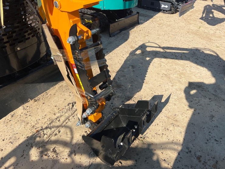 unused-future-ft13cj-excavator-image-9