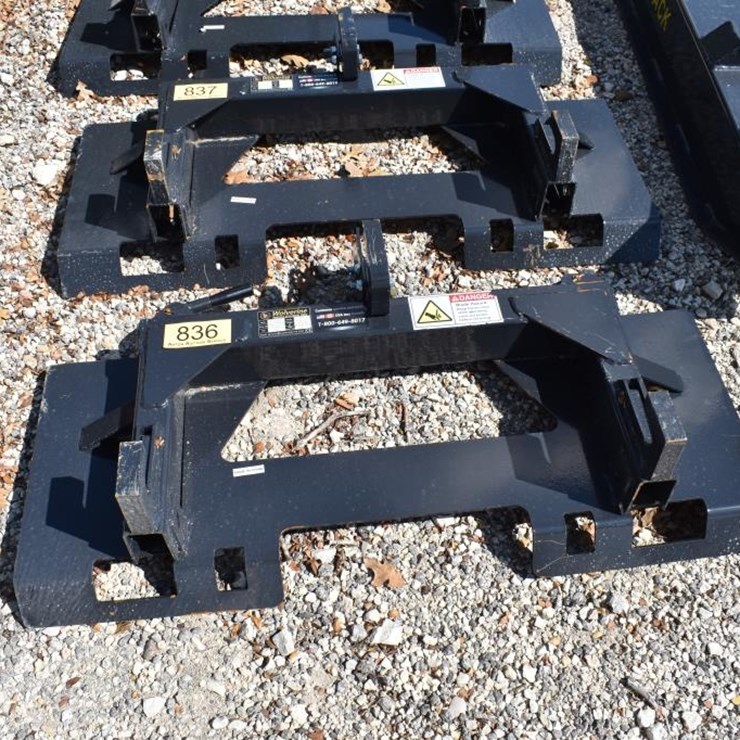 SKID STEER QUICK HITCH