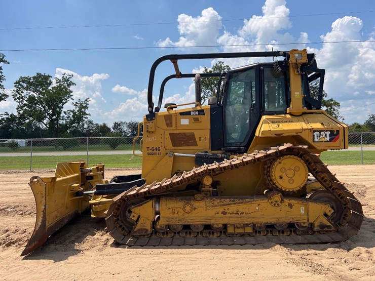 2019-caterpillar-d6n-lgp-image-1
