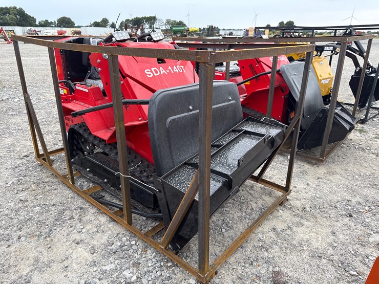 #220-•-#26503-•-unused-agt-sda-140t-crawler-loader-image-1