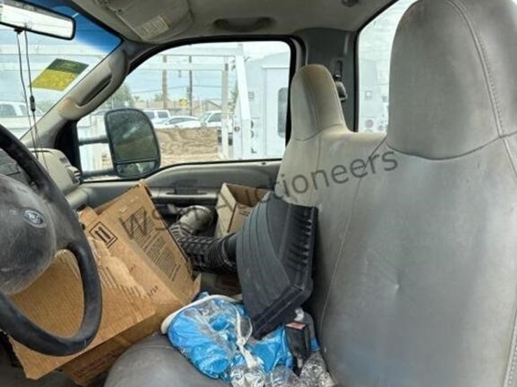 2006-ford-f450-image-19