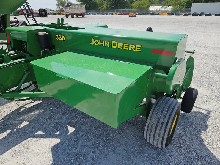 2011-john-deere-338-image-6