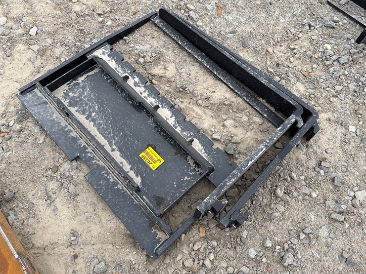 #230-•-#26356-•-unused-giyi-mini-skid-steer-forks-image-3