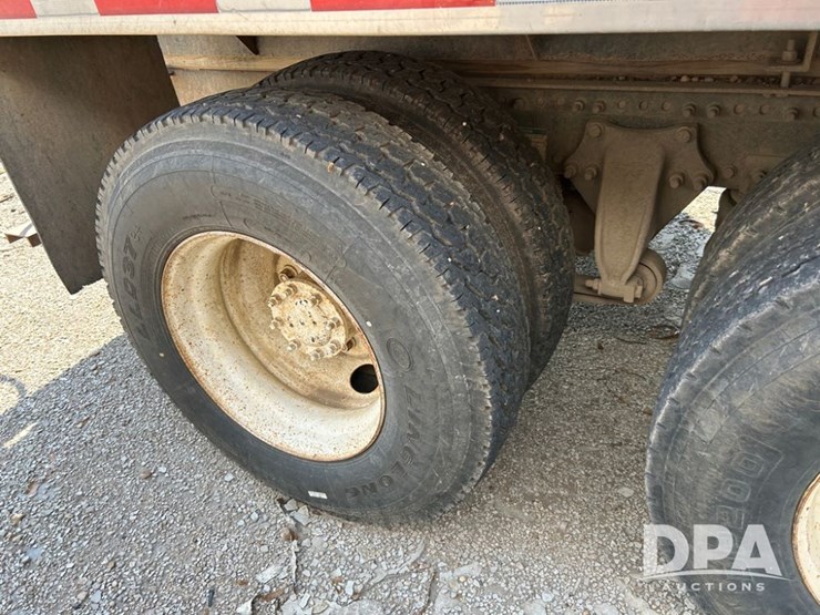 1998-freightliner-dry-tender-truck-(cp0654,-unit-28644)-image-23