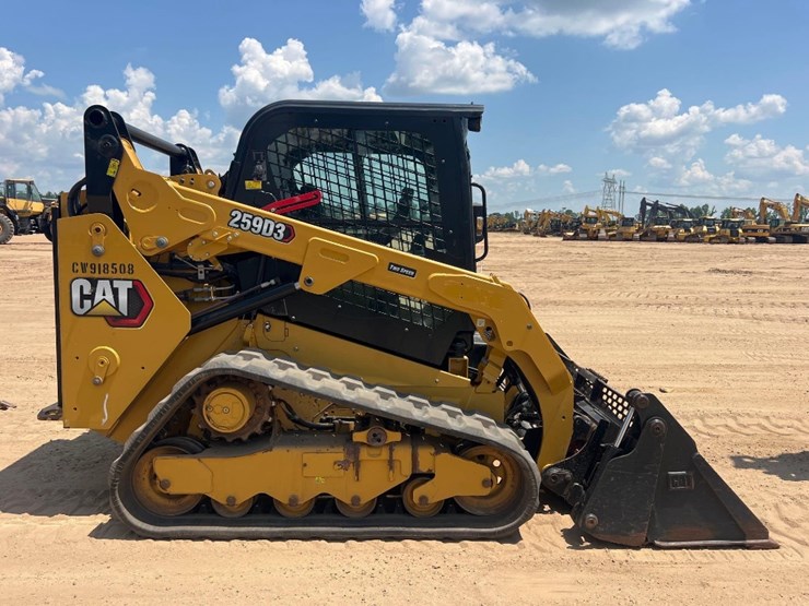 2022-caterpillar-259d3-image-5