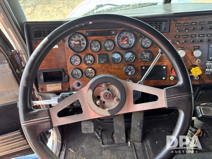 1988-peterbilt-377-image-93