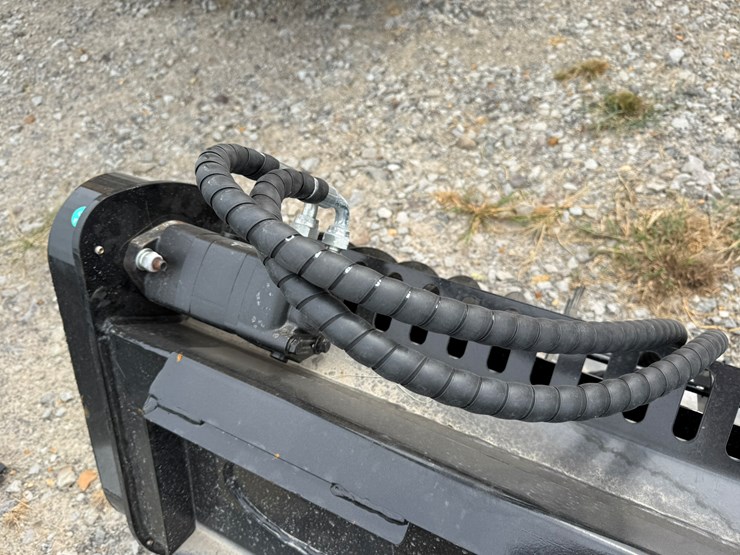 #230-•-#26350-•-unused-giyi-mini-skid-steer-mixing-bucket-jbd2507105-image-5