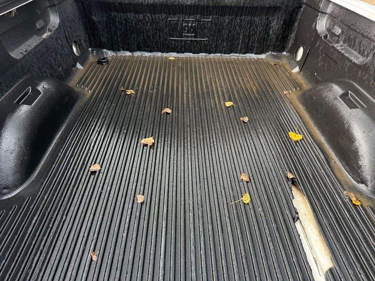 2011-chevrolet-1500-image-6