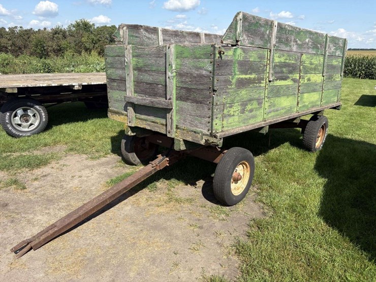 barge-box,-wood,-68”x12’,-31”-sides,-with-sideboards,-on-minnesota-4-wheel-gear,-hoist,-no-endgate-image-1
