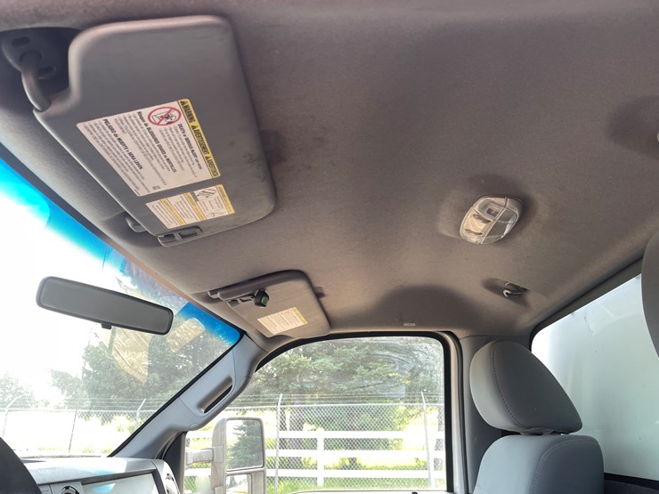 2011-ford-f550-image-18