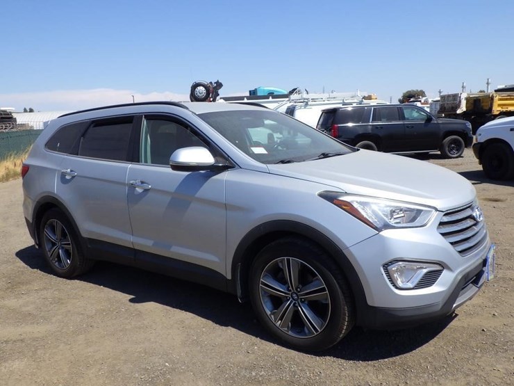 2016-hyundai-santa-fe-image-3