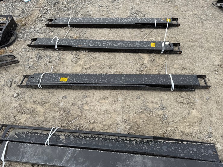 #2000-•-#26366-•-unused-giyi-7'-forklift-extension-forks-image-5
