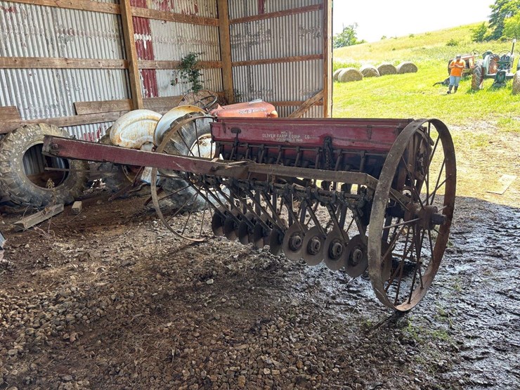 superior-7ft-grain-drill-image-1