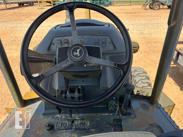 2006-deere-310g-image-12