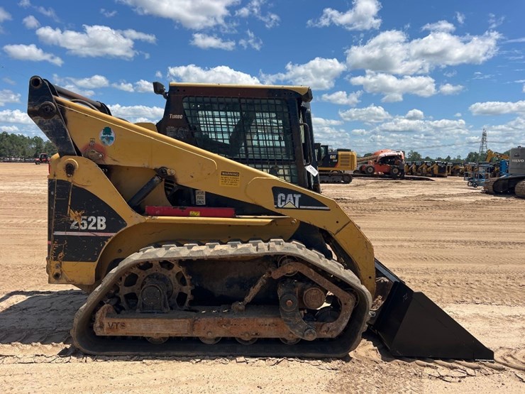 2006-caterpillar-252b-image-5