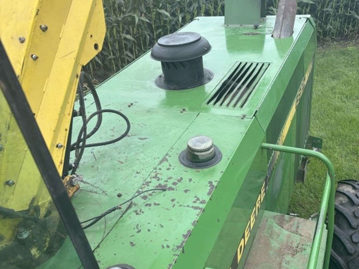 john-deere-6810-image-2