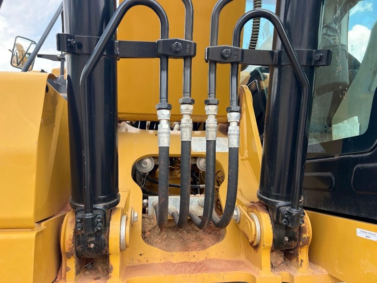 2022-caterpillar-317-image-15