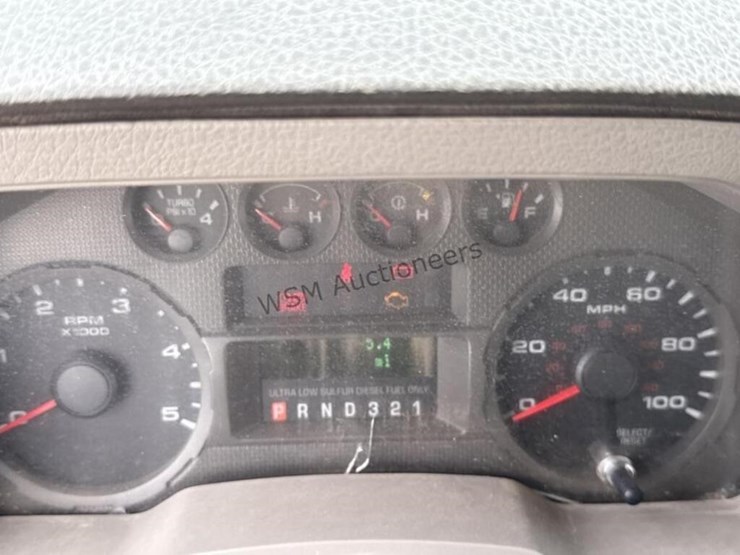 2010-ford-f550-image-15