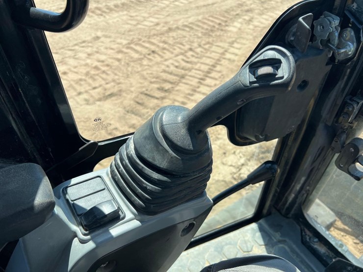 2019-caterpillar-305e2-cr-image-33