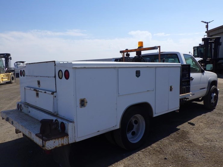 1999-gmc-3500hd-image-3