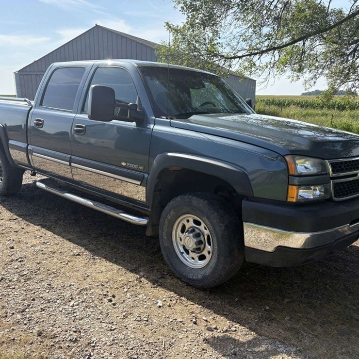 2007 Chevy Silverado K2500HD LT Pickup, 4x4, 4 Door, Vortec 6.0L, Auto Trans, Cloth, Power Driver Se