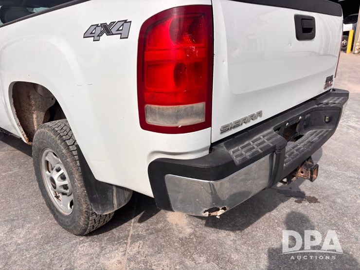 2012-gmc-sierra-2500-image-34
