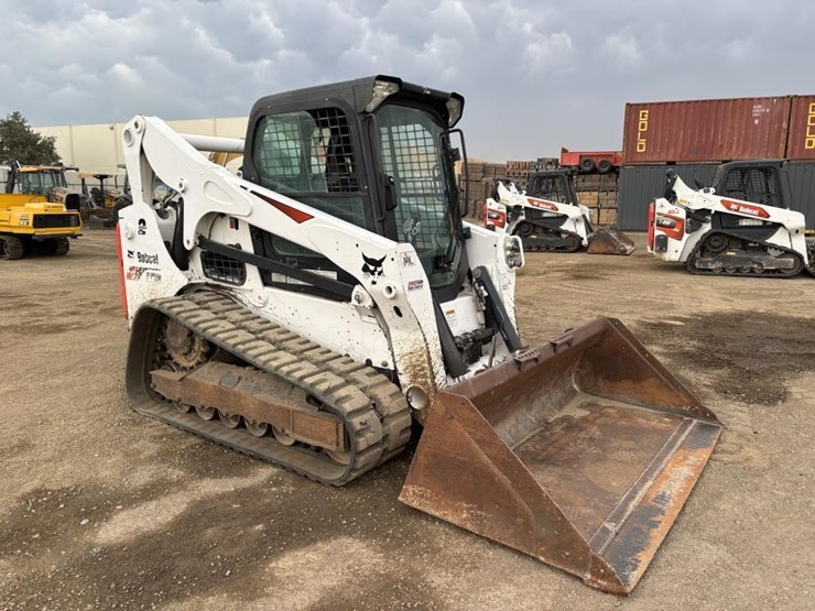 2022-bobcat-t770-image-2