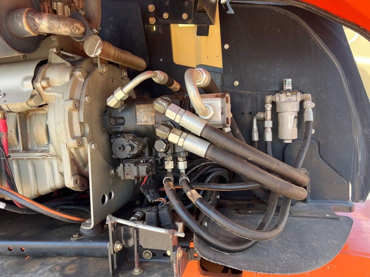 2006-jlg-660sj-image-17
