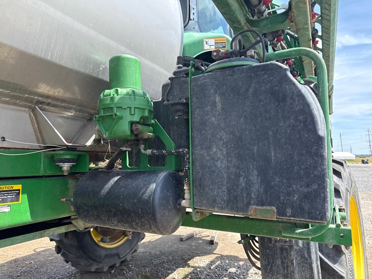 2018-john-deere-r4038-image-13