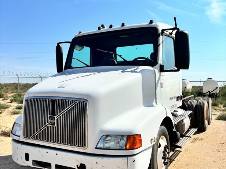 2001-volvo-truck-(dr12174)-image-6